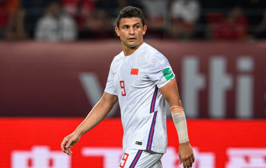  莱比锡红牛妖星崛起，十九岁新秀帽子戏法  