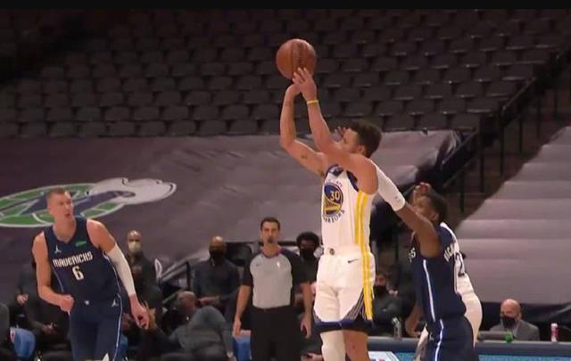  库里三分球数超越雷阿伦里程碑  